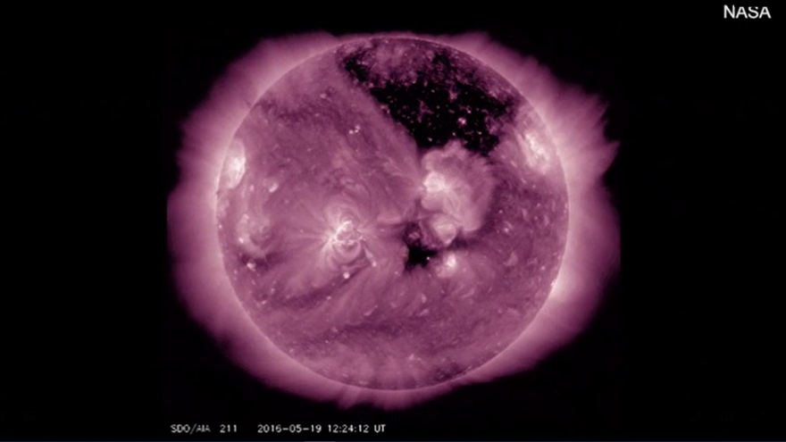 Nhìn lại những hình ảnh ấn tượng về Mặt trời được NASA ghi lại trong thập kỷ qua